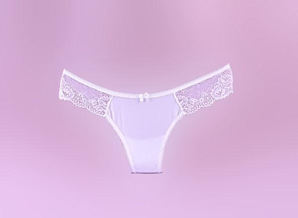 Бяла дантелена бразилиана Lady  